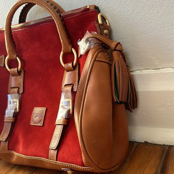 Dooney and Bourke red small jones bag nubuck leather - Picture 3 of 16